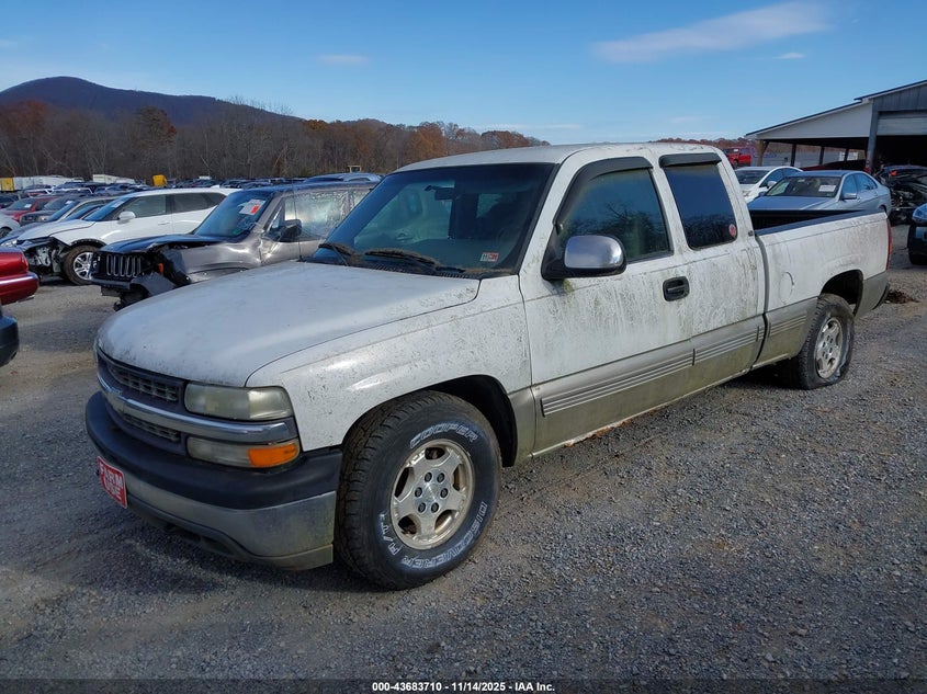 2GCEC19V2Y1272664 2000 CHEVROLET SILVERADO photo no. 2