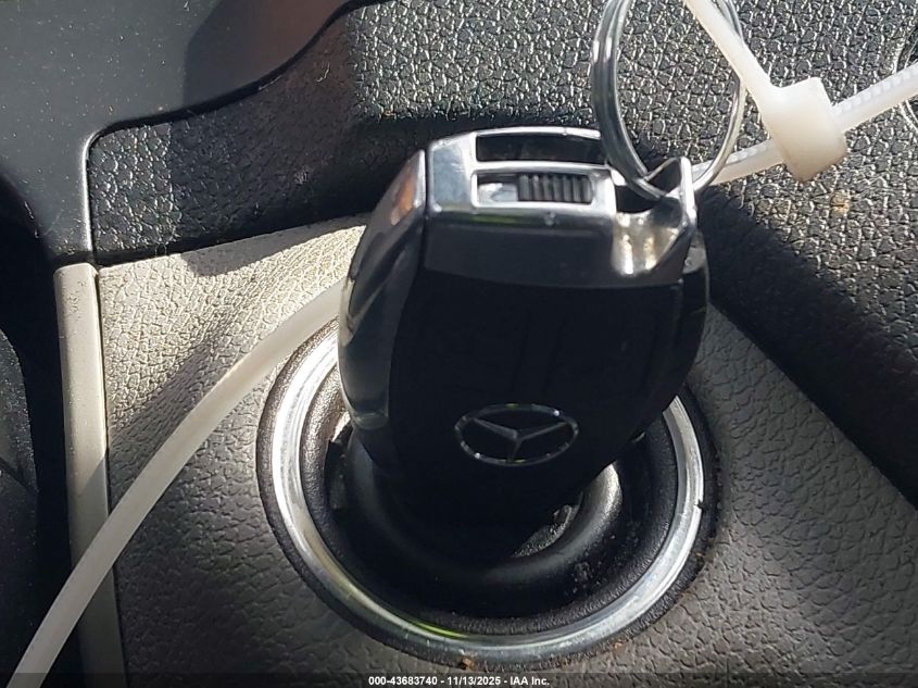 2008 Mercedes-Benz C 300 Luxury 4Matic/Sport 4Matic VIN: WDDGF81X18F107922 Lot: 43683740