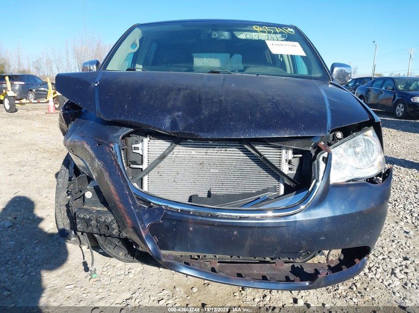 2015 Chrysler Town & Country Touring-L VIN: 2C4RC1CG1FR673679 Lot: 43683748