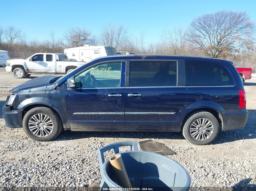 2015 Chrysler Town & Country Touring-L VIN: 2C4RC1CG1FR673679 Lot: 43683748