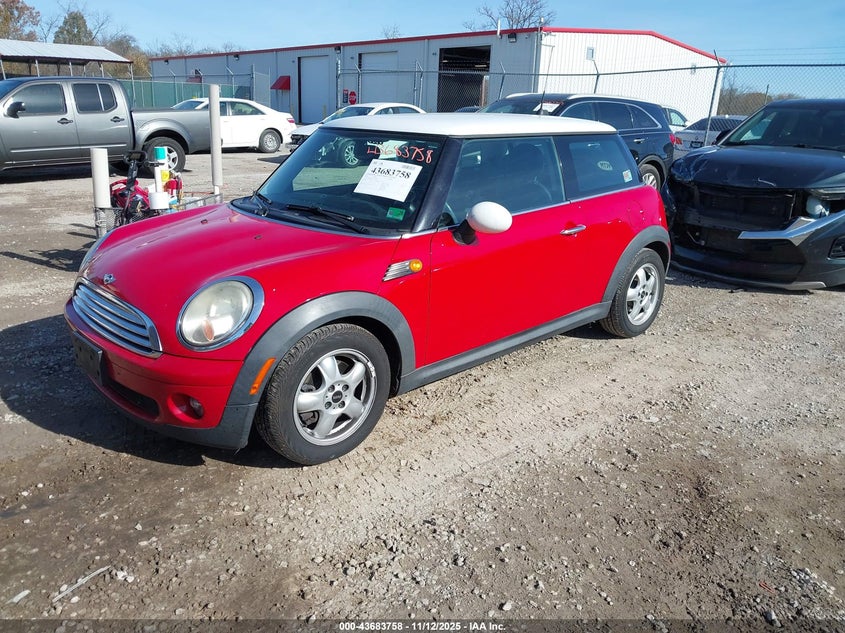 WMWMF3C51ATZ28017 2010 MINI COOPER photo no. 2