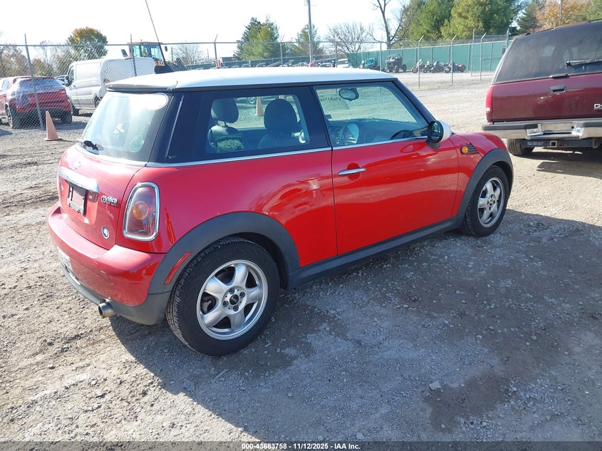 WMWMF3C51ATZ28017 2010 MINI COOPER photo no. 4