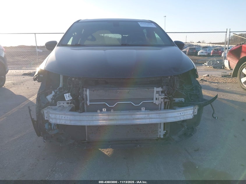 2019 Chrysler Pacifica Touring Plus VIN: 2C4RC1FG6KR560610 Lot: 43683800