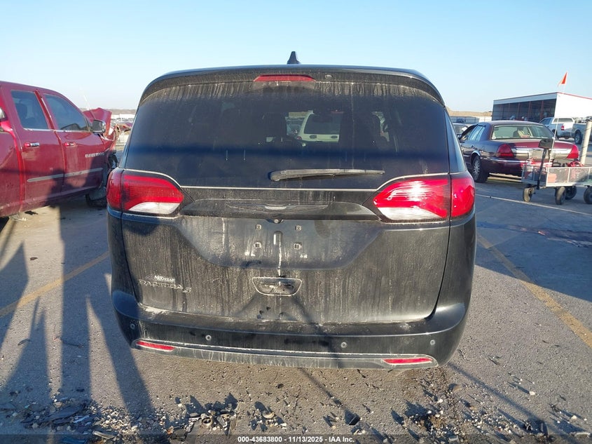 2019 Chrysler Pacifica Touring Plus VIN: 2C4RC1FG6KR560610 Lot: 43683800