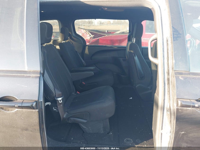 2019 Chrysler Pacifica Touring Plus VIN: 2C4RC1FG6KR560610 Lot: 43683800