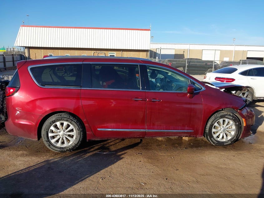 2019 Chrysler Pacifica Touring L VIN: 2C4RC1BG3KR730220 Lot: 43683817