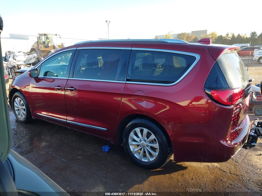 2019 Chrysler Pacifica Touring L VIN: 2C4RC1BG3KR730220 Lot: 43683817