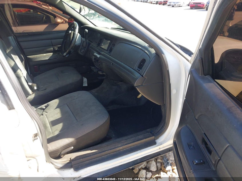 2FABP7BV8BX172874 2011 FORD CROWN VICTORIA photo no. 5