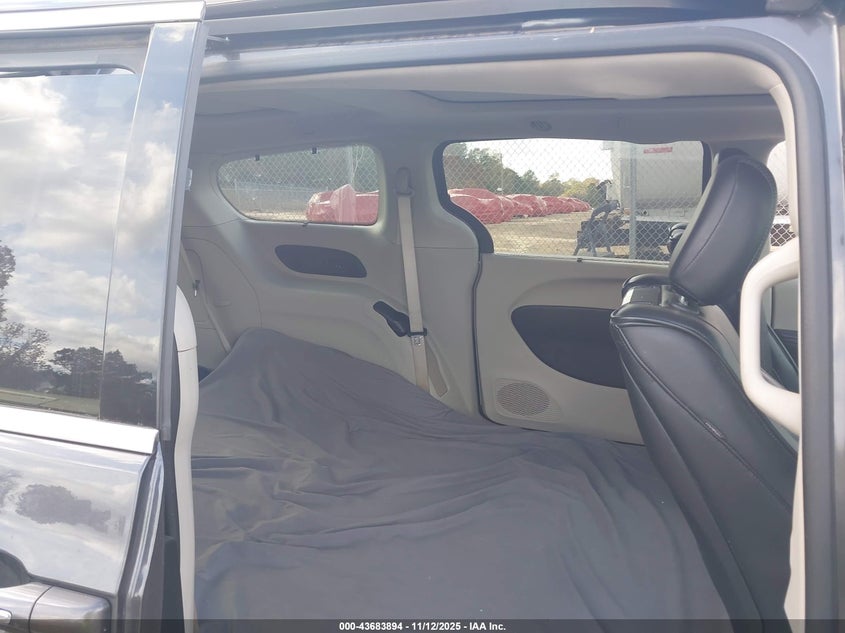 2C4RC1GG3HR704041 2017 CHRYSLER PACIFICA photo no. 8