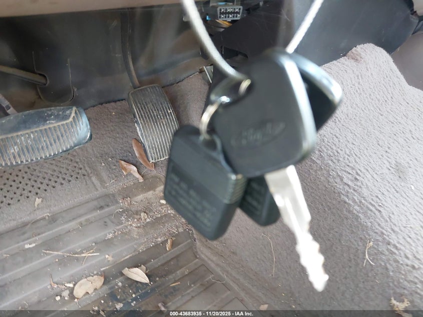 2001 Ford F-150 King Ranch Edition/Lariat/Xlt VIN: 1FTRW08L11KD59822 Lot: 43683935