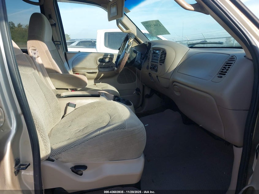1FTRW08L11KD59822 2001 FORD F-150 photo no. 5