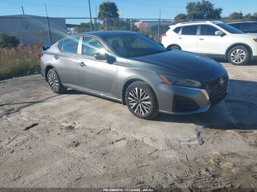 NISSAN ALTIMA SV FWD