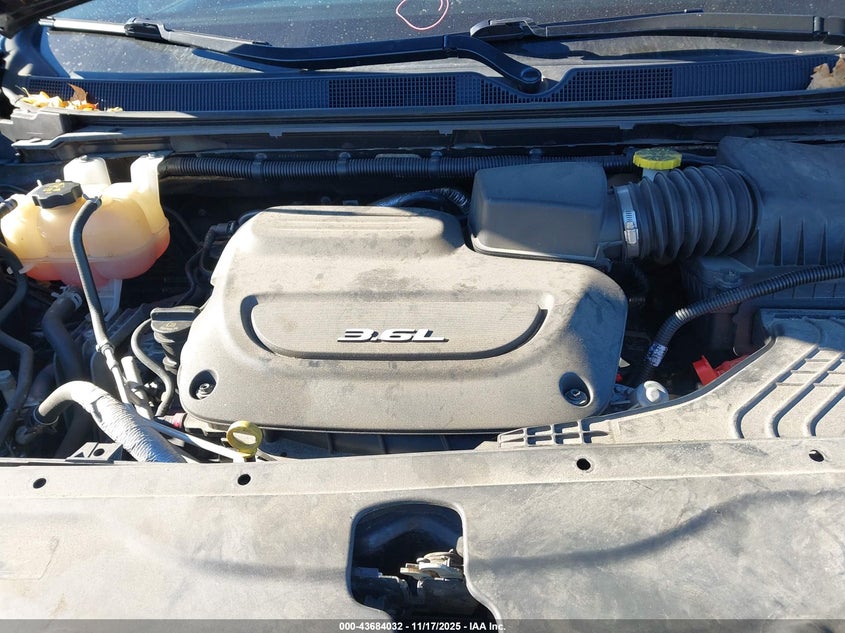 2018 Chrysler Pacifica Limited VIN: 2C4RC1GG6JR310894 Lot: 43684032