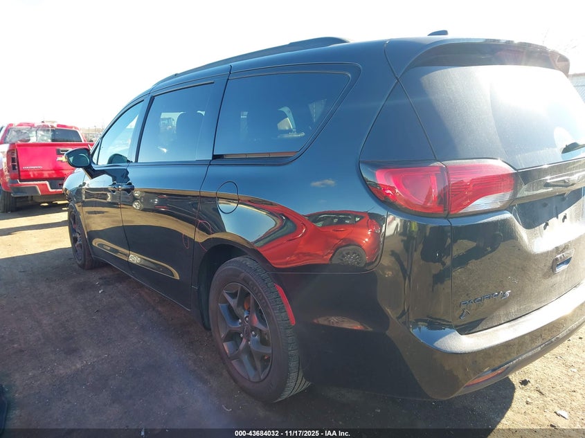 2018 Chrysler Pacifica Limited VIN: 2C4RC1GG6JR310894 Lot: 43684032