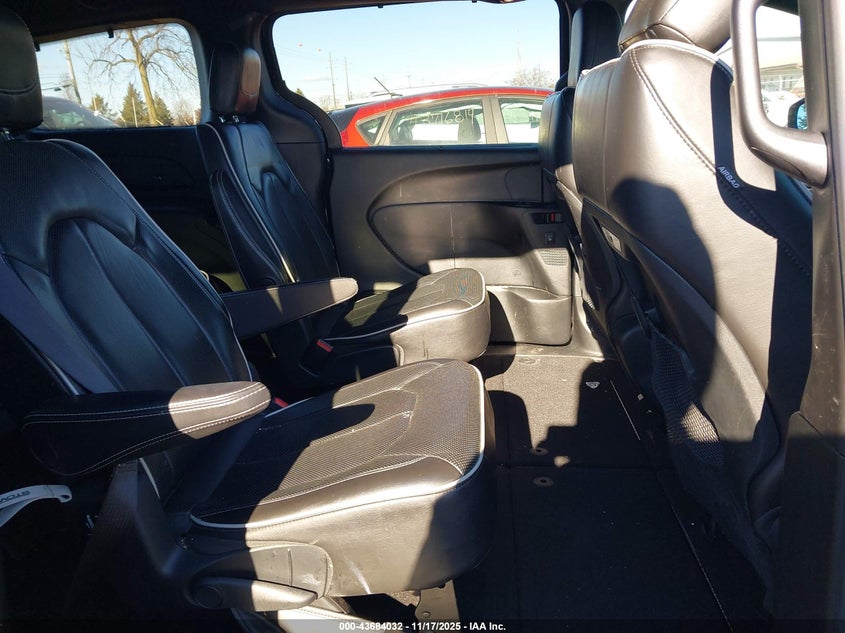 2018 Chrysler Pacifica Limited VIN: 2C4RC1GG6JR310894 Lot: 43684032