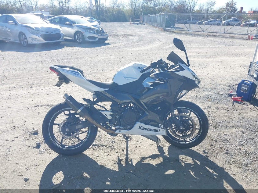 2023 Kawasaki Ex400 VIN: JKAEXKG14PDAK7987 Lot: 43684033