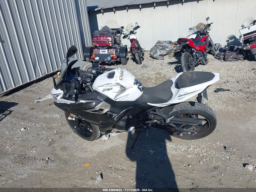 2023 Kawasaki Ex400 VIN: JKAEXKG14PDAK7987 Lot: 43684033