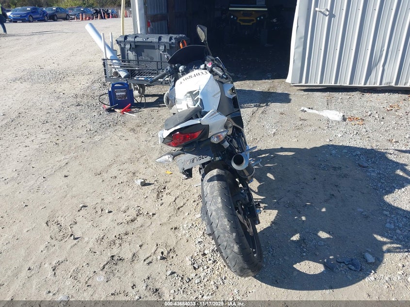 2023 Kawasaki Ex400 VIN: JKAEXKG14PDAK7987 Lot: 43684033