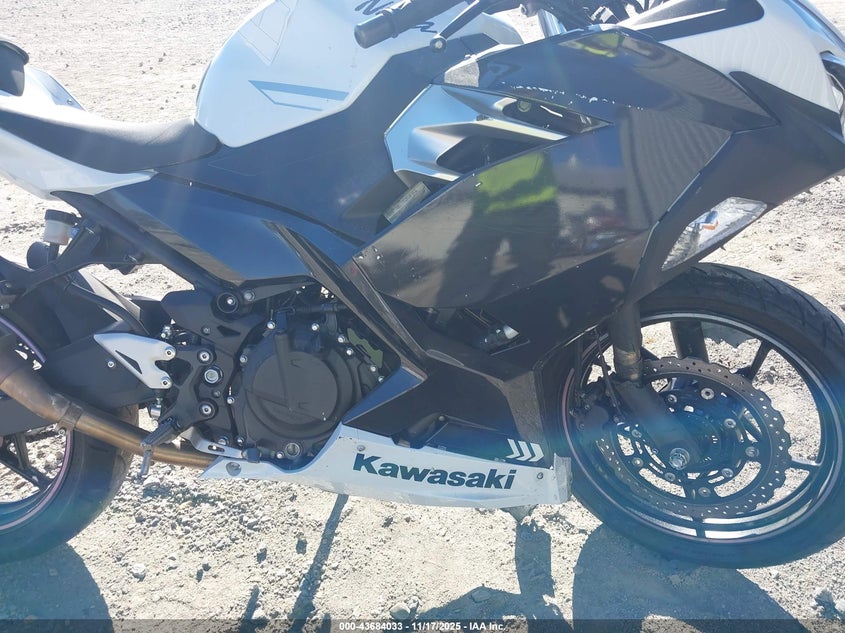 2023 Kawasaki Ex400 VIN: JKAEXKG14PDAK7987 Lot: 43684033