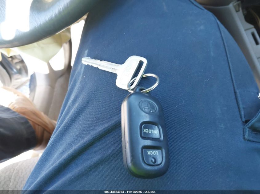 2003 Toyota Corolla Le VIN: 2T1BR32E83C041138 Lot: 43684054