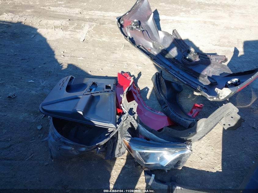 2017 Toyota Rav4 Xle VIN: JTMRFREV4HJ169913 Lot: 43684104