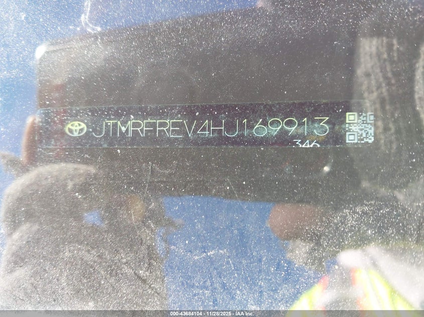 2017 Toyota Rav4 Xle VIN: JTMRFREV4HJ169913 Lot: 43684104