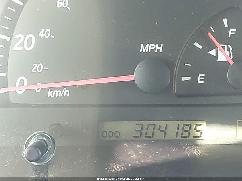 2003 Toyota Camry Le VIN: 4T1BE32K13U744807 Lot: 43684206