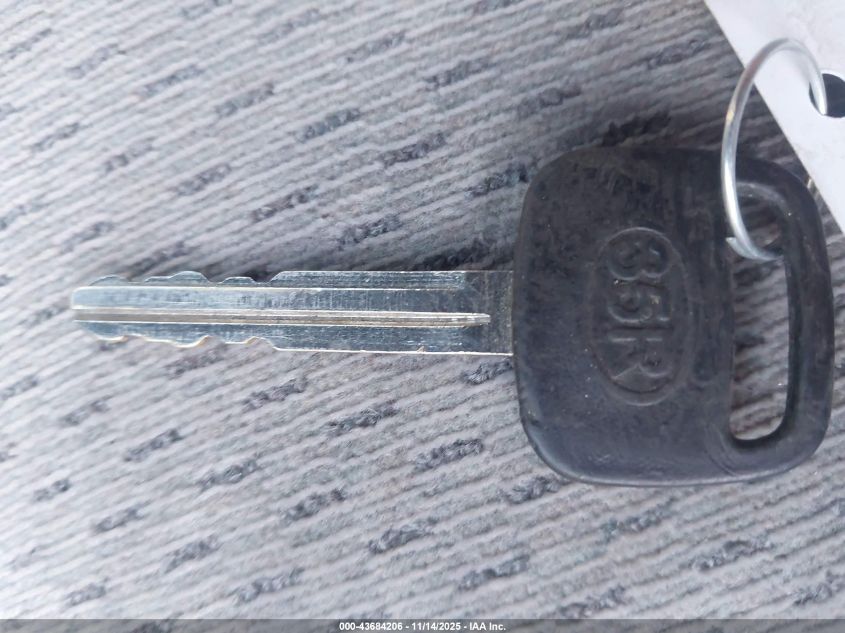 2003 Toyota Camry Le VIN: 4T1BE32K13U744807 Lot: 43684206