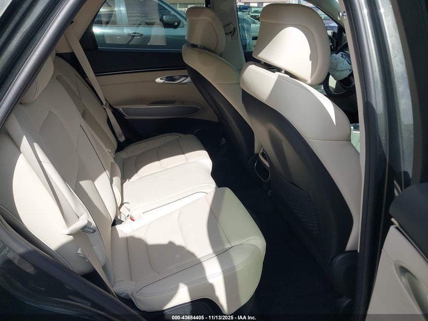 2025 Genesis Gv70 2.5T Awd VIN: KMUMADTBXSU203456 Lot: 43684405