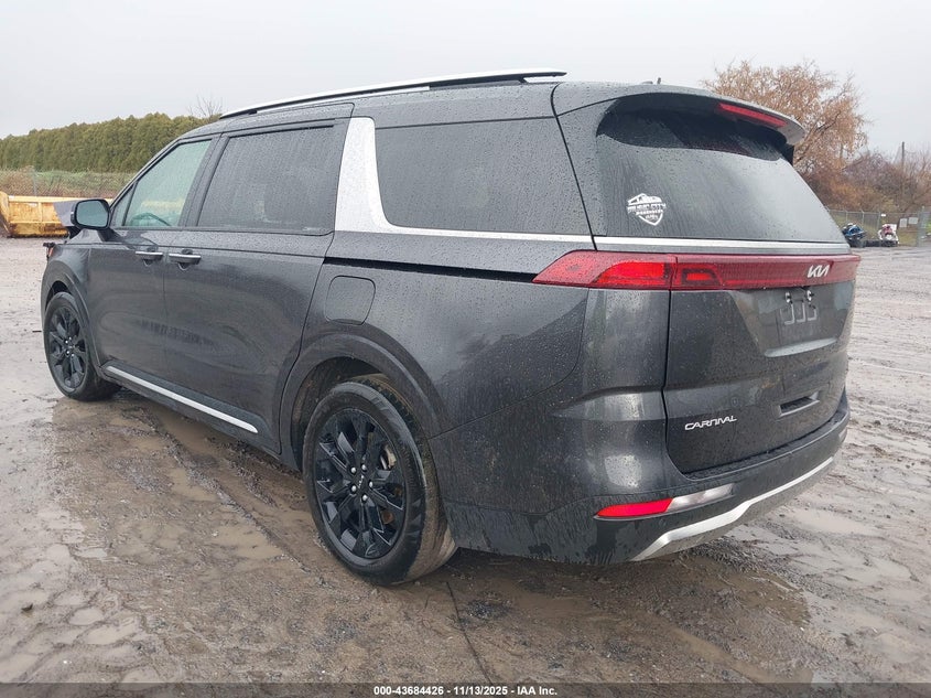 2024 KIA CARNIVAL MPV auction photo 3