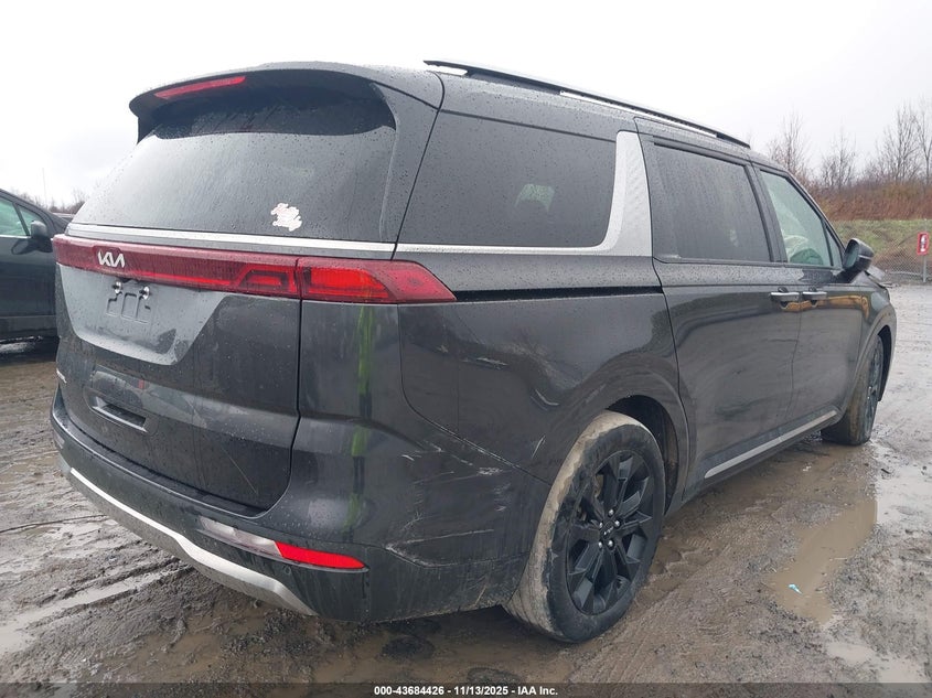 2024 KIA CARNIVAL MPV auction photo 4