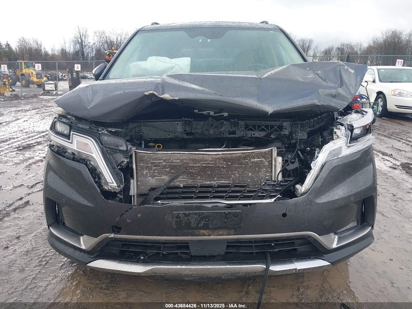 2024 KIA CARNIVAL MPV auction photo 6