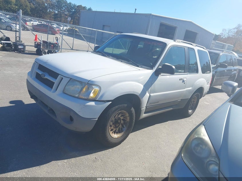 2001 Ford Explorer Sport white suv gasoline 1FMYU60E11UA40440 photo #3