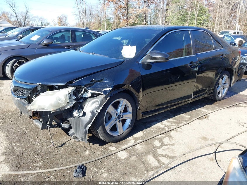 4T1BF1FK3EU433863 2014 TOYOTA CAMRY photo no. 2