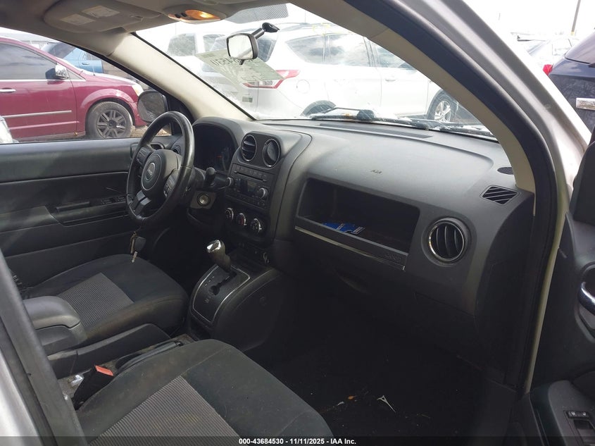 1J4NF1FB0BD258091 2011 JEEP COMPASS photo no. 5