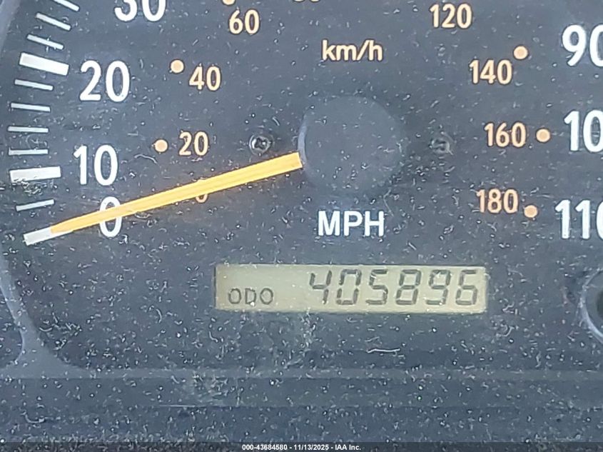 2000 Toyota Tundra Ltd V8 VIN: 5TBBT4813YS084143 Lot: 43684580