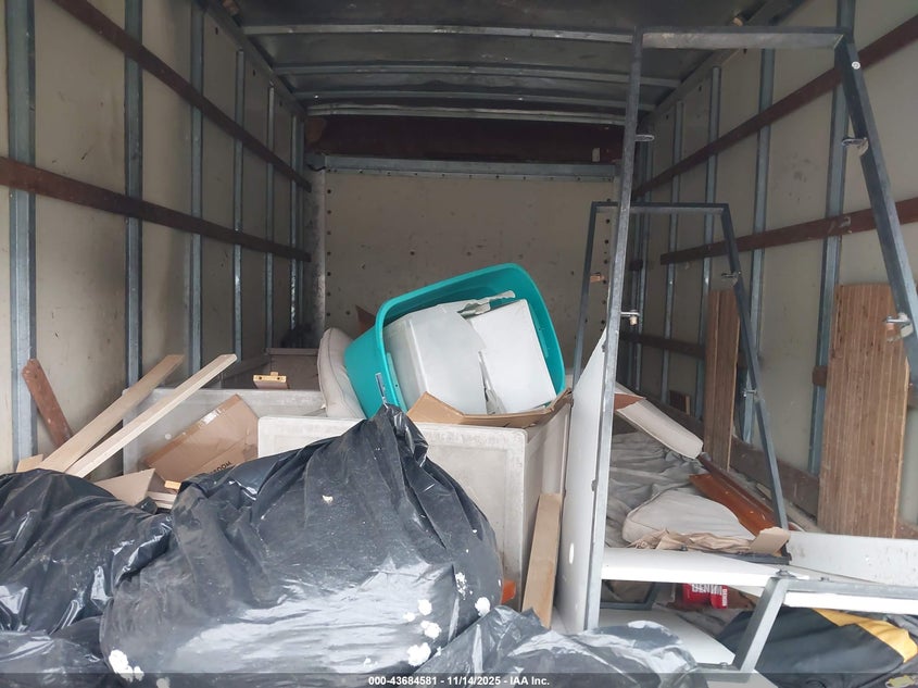 2005 Ford E-350 Cutaway Standard VIN: 1FDWE35L05HA70456 Lot: 43684581