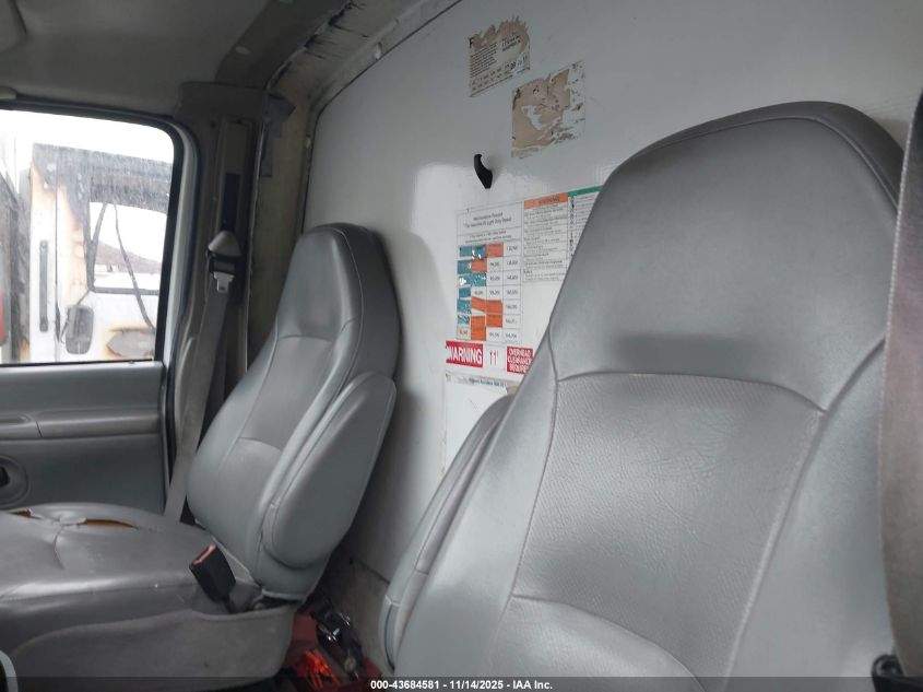 2005 Ford E-350 Cutaway Standard VIN: 1FDWE35L05HA70456 Lot: 43684581