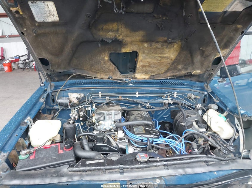 1985 Nissan 720 King Cab VIN: JN6ND06Y0FW010876 Lot: 43684746