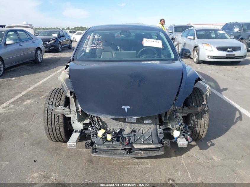 2022 Tesla Model 3 Long Range Dual Motor All-Wheel Drive VIN: 5YJ3E1EB0NF124955 Lot: 43684781