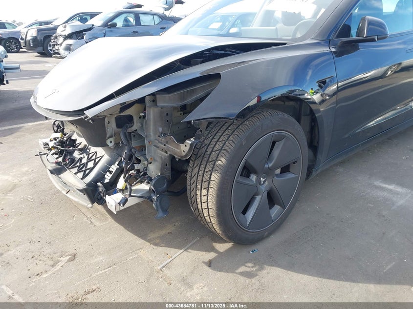 2022 Tesla Model 3 Long Range Dual Motor All-Wheel Drive VIN: 5YJ3E1EB0NF124955 Lot: 43684781
