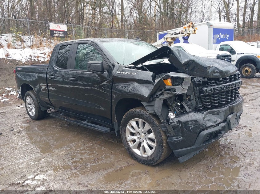CHEVROLET SILVERADO 1500 4WD STANDARD BED CUSTOM