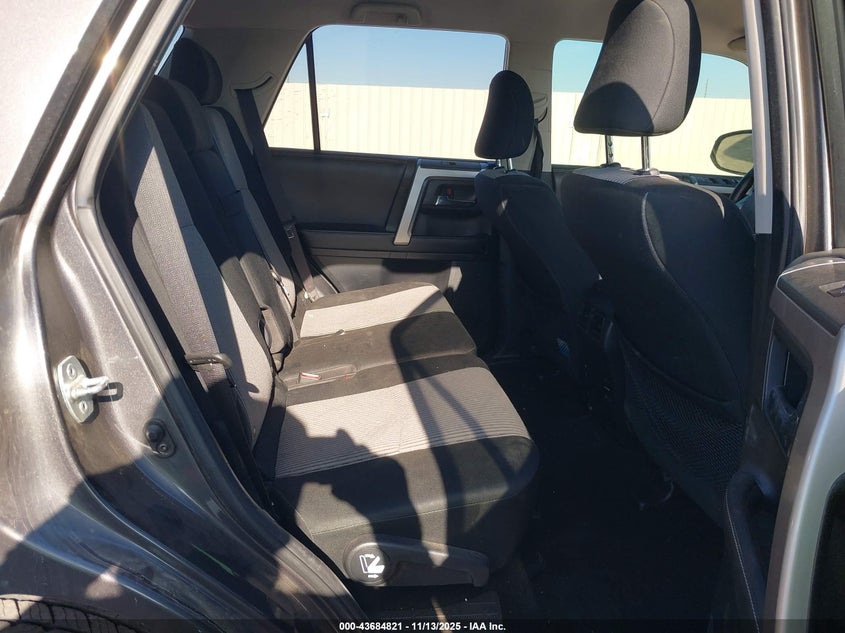 JTEZU5JR3J5175025 2018 TOYOTA 4RUNNER photo no. 8