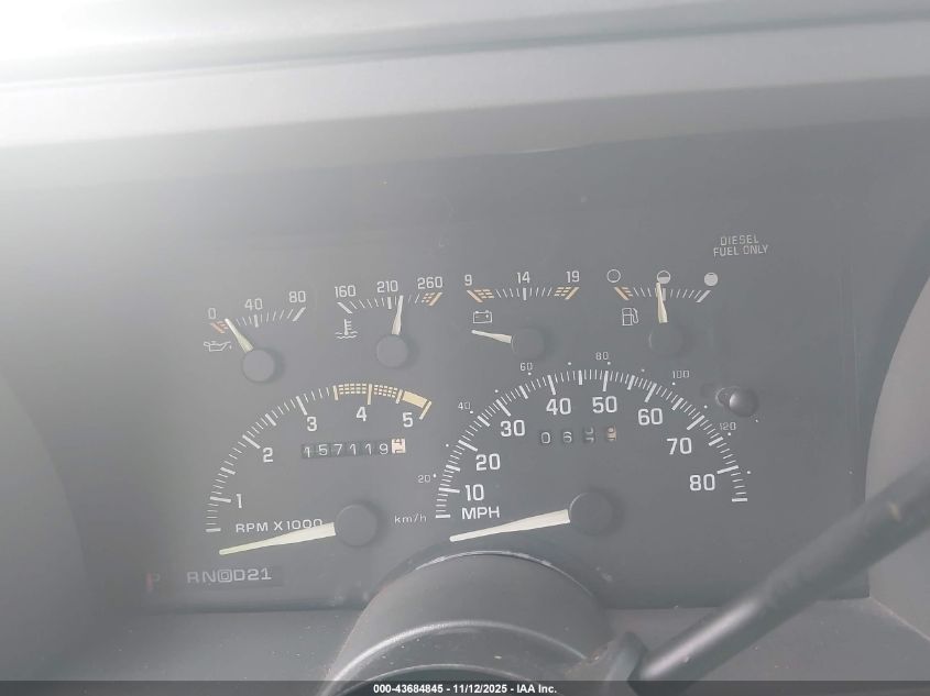 1994 Chevrolet Suburban C2500 VIN: 1GNGC26F4RJ333927 Lot: 43684845