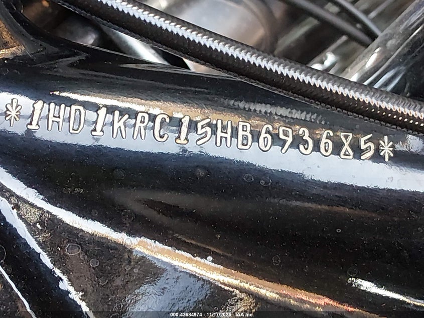 2017 Harley-Davidson Flhxs Street Glide Special VIN: 1HD1KRC15HB693685 Lot: 43684974