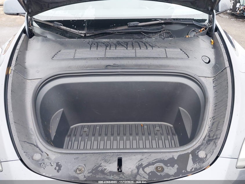 2022 Tesla Model Y Long Range Dual Motor All-Wheel Drive VIN: 7SAYGDEE9NF509753 Lot: 43684985