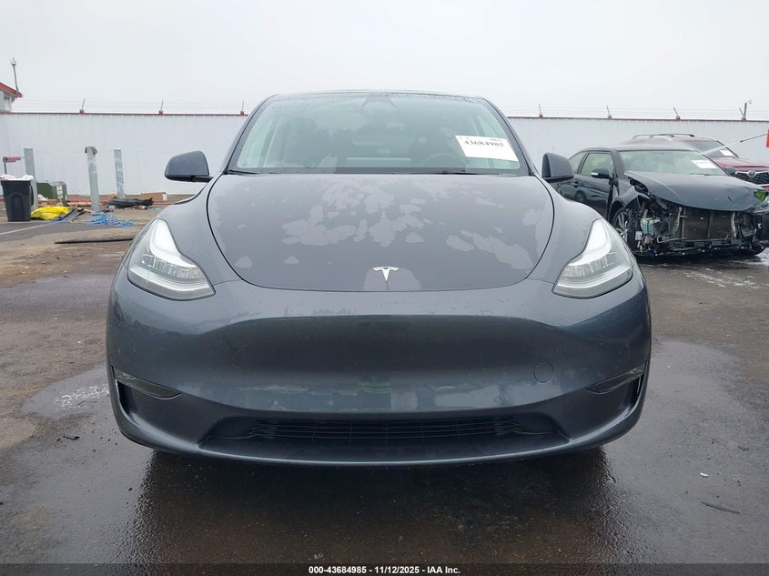 2022 Tesla Model Y Long Range Dual Motor All-Wheel Drive VIN: 7SAYGDEE9NF509753 Lot: 43684985