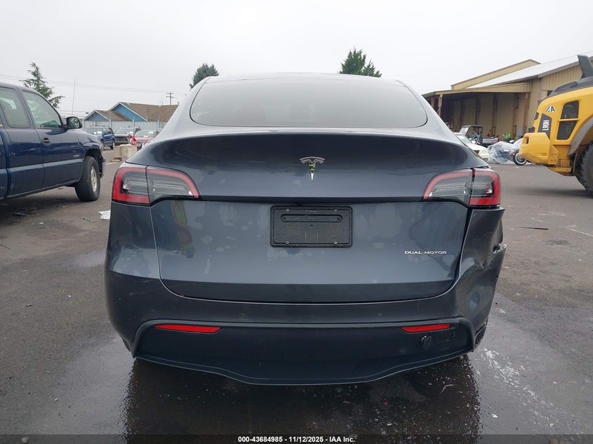 2022 Tesla Model Y Long Range Dual Motor All-Wheel Drive VIN: 7SAYGDEE9NF509753 Lot: 43684985