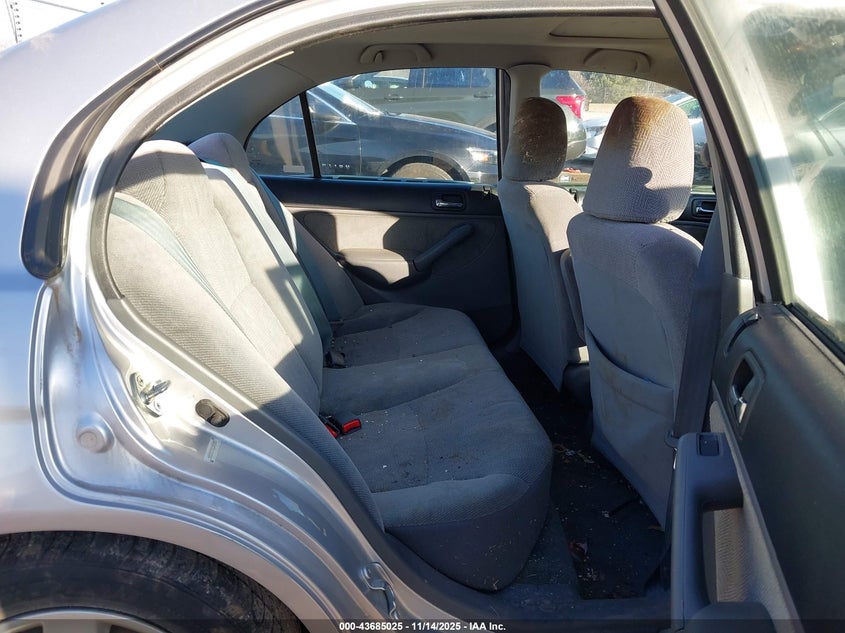 1HGES26732L074385 2002 HONDA CIVIC photo no. 8