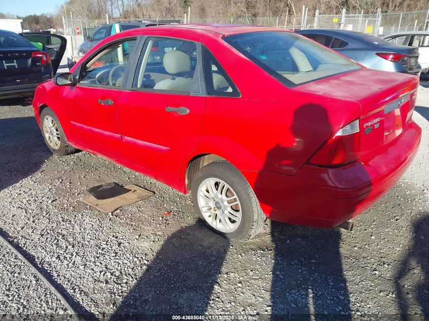 1FAFP34N35W257290 2005 FORD FOCUS photo no. 3